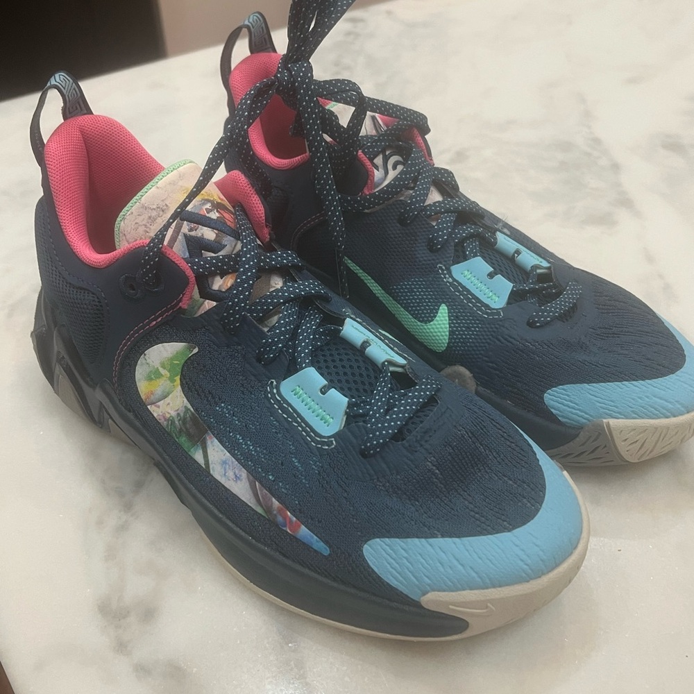 Nike Giannis Antetokounmpo kid’s basketball shoes
